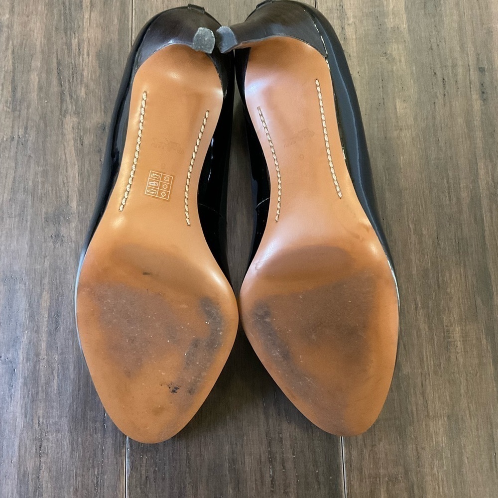 Coach Factory Black Patent Leather Almond Toe Career Pumps Size 9 - Picture 6 of 8